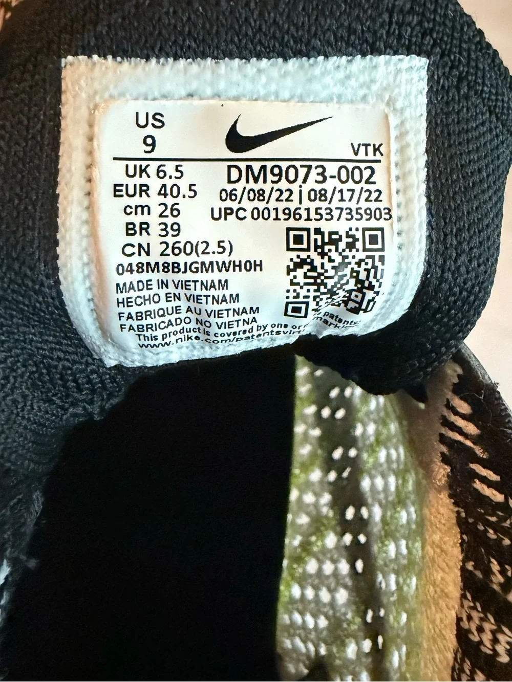 Nike Flyknit Trainer Sneakers - Black, White & Neon Yellow